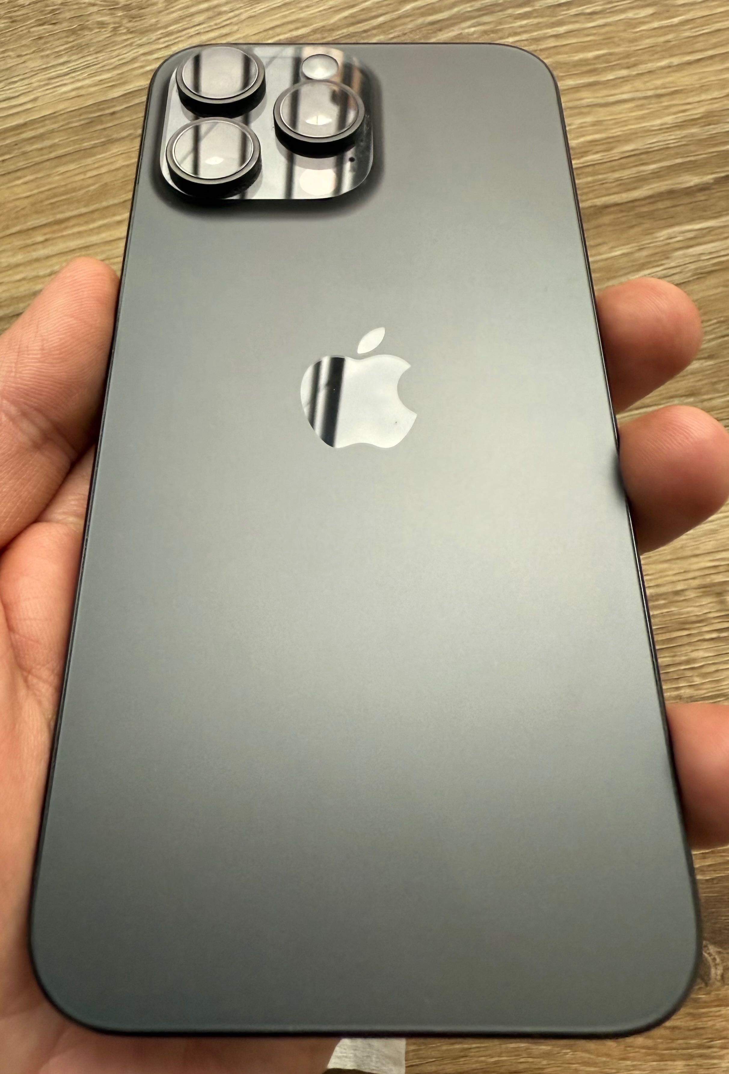 iPhone 15 pro max Black Titanium 256gb