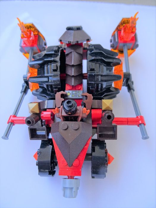 Lego 70313 Nexo Knights Lawowy rozłupywacz Moltora