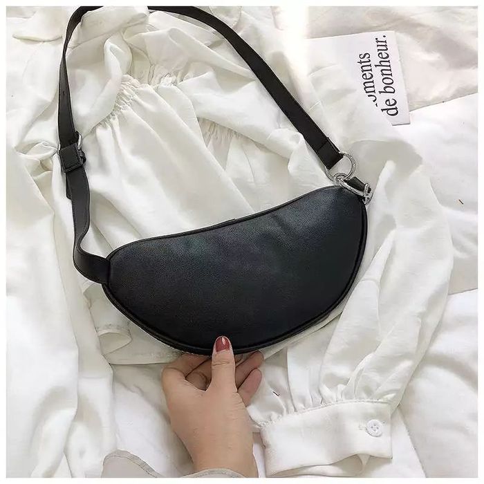 Сумка жіноча бананка