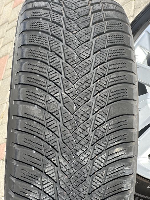 Диски Колеса шини Audi e tron S R20 5.112