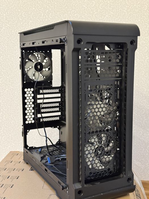 Корпус Thermaltake