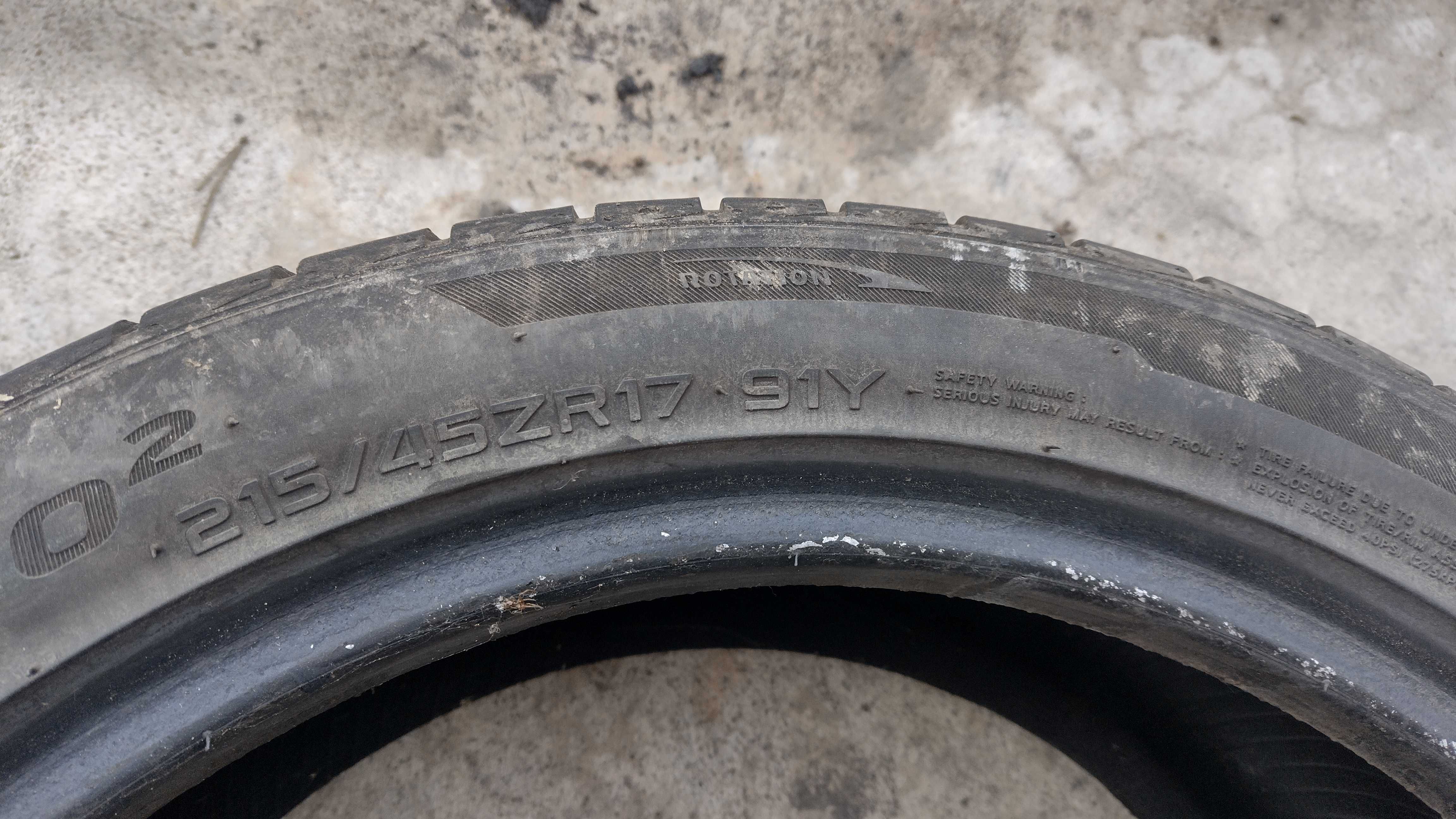 Opona Hankook Ventura v12 evo2. 215/45 R17