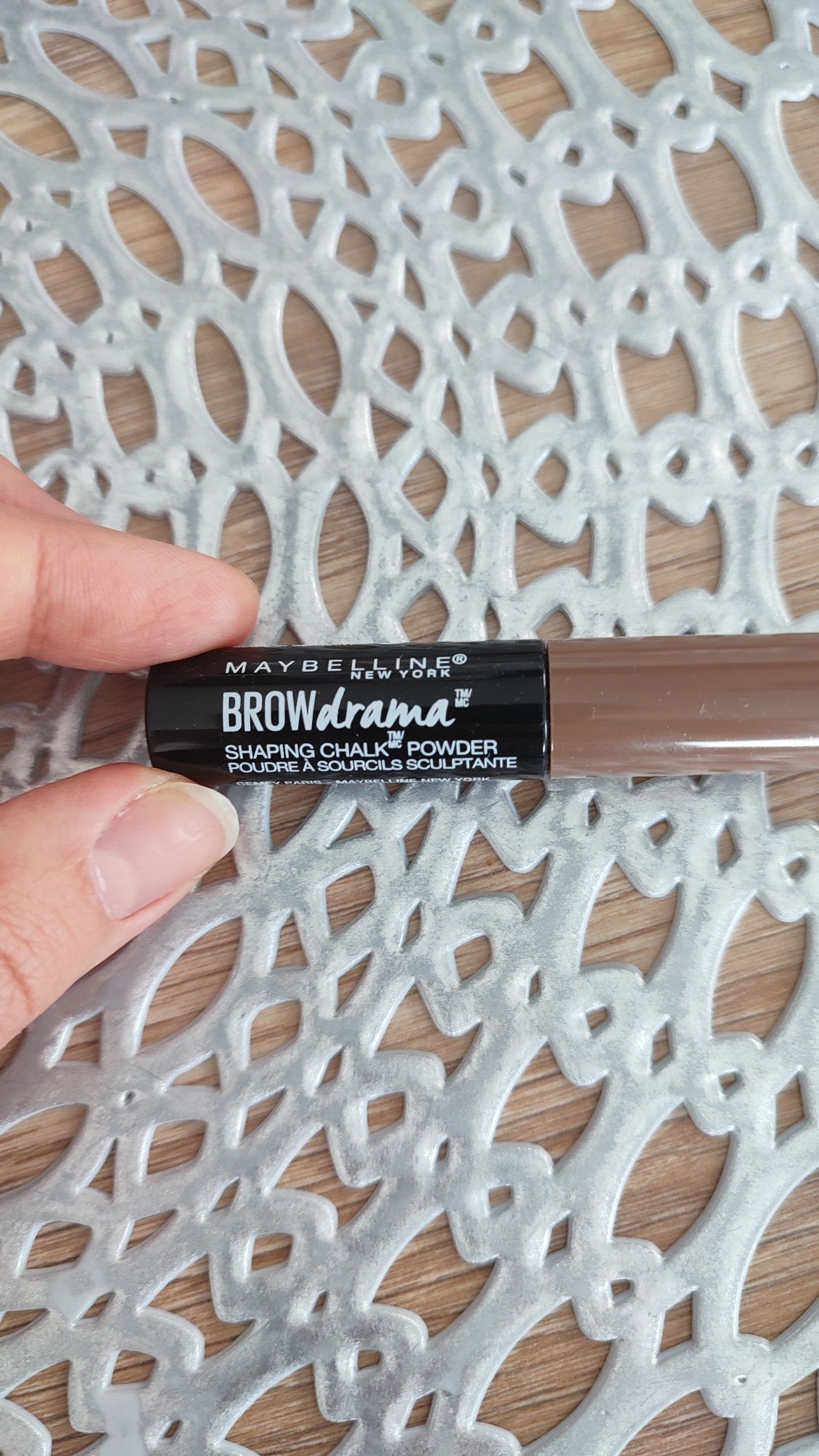Maybelline, Proszek do brwi Brow Drama Shaping Chalk - 120 Medium Brow
