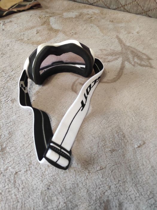 Продам набір гірсько лижний шлем. Окуляри , ботинки