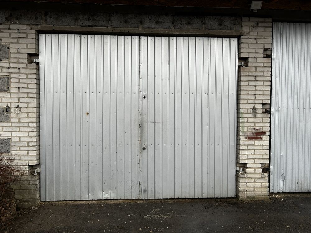 Drzwi metalowe garażowe