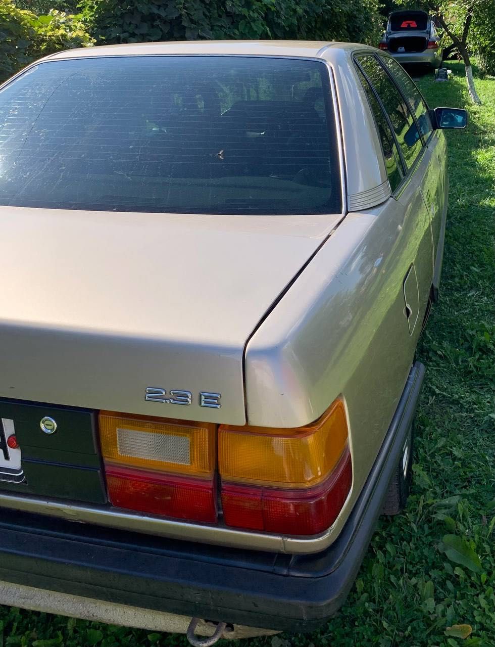 Продаю авто Audi 100