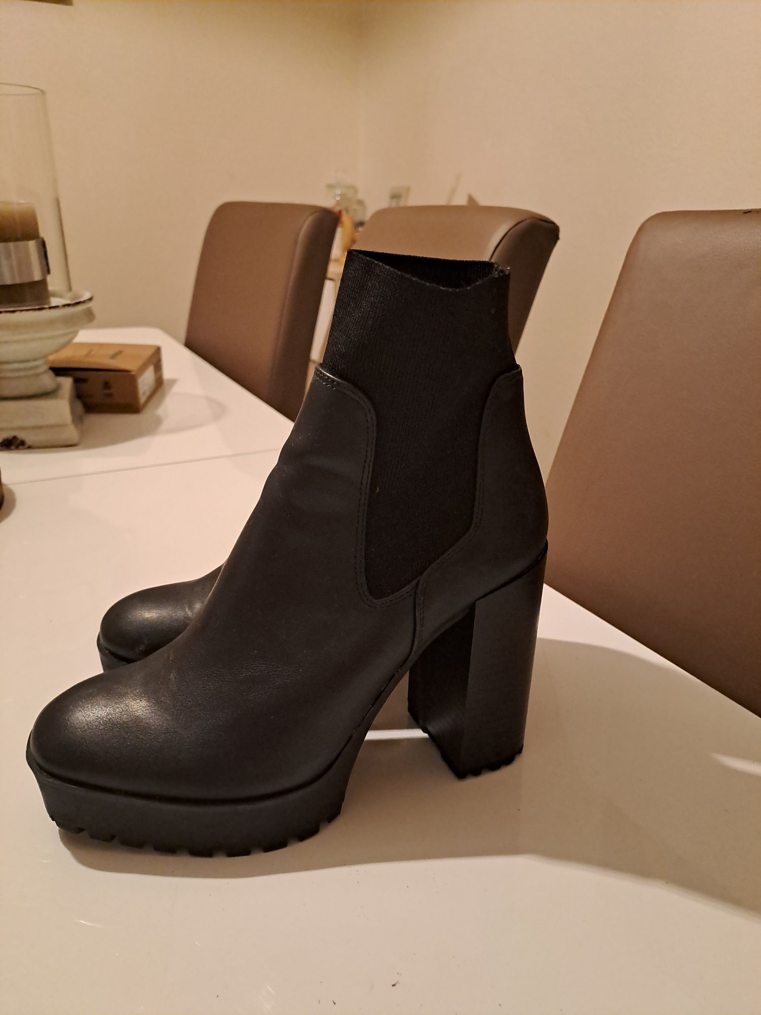 Botins pretos Stradivarius 36