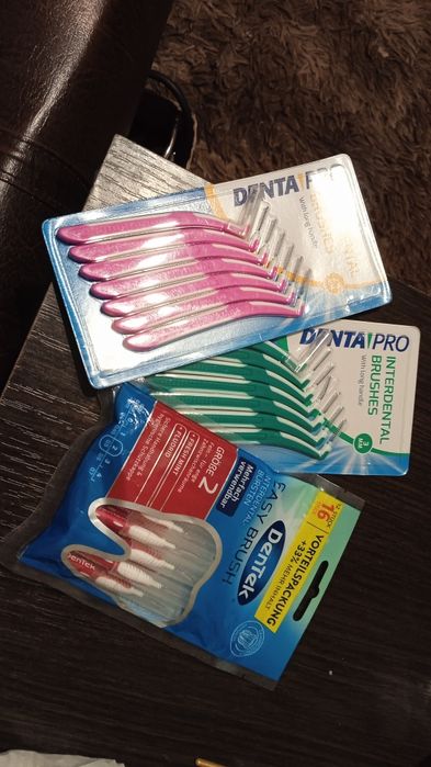 Продам міжзубні щітки DenTek