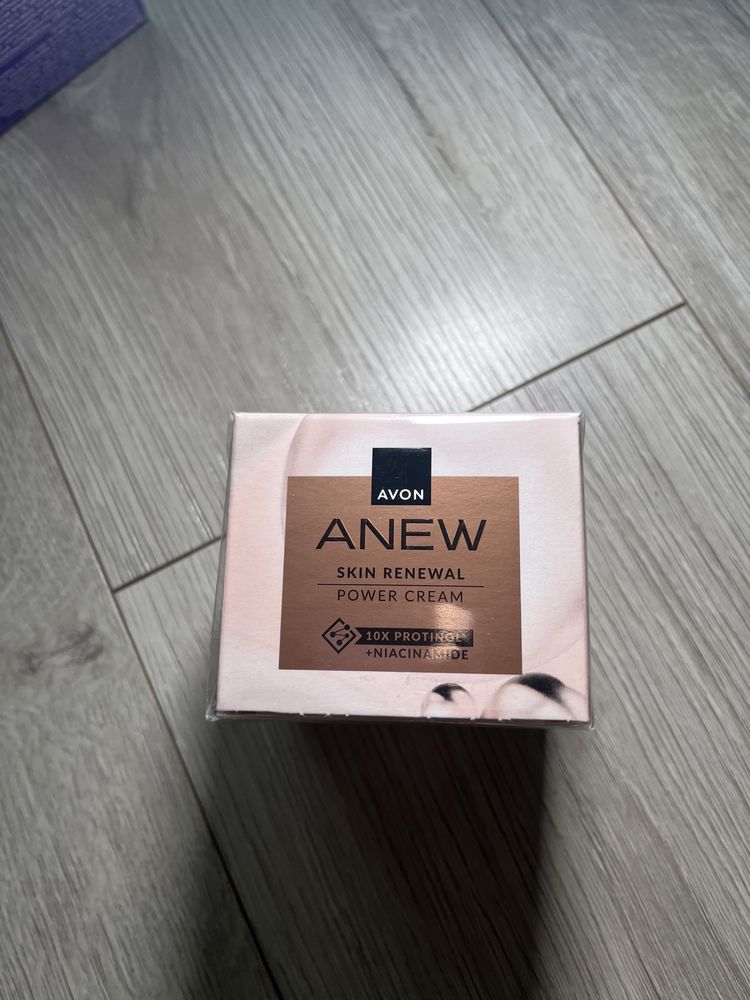 Krem Avon Anew z pritinolem i niacynamidem