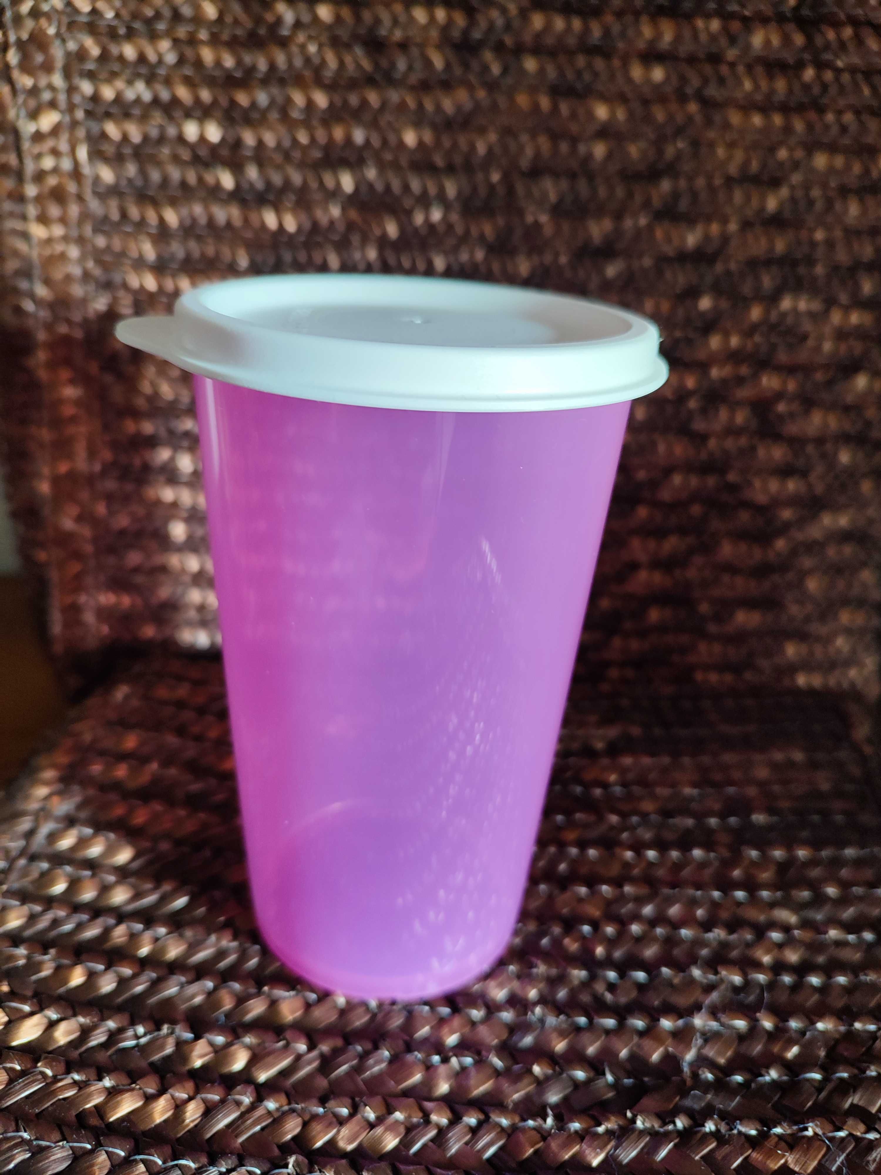 Tupperware Copos com tampa (2)