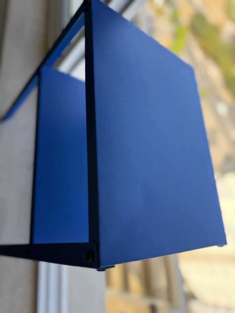 Mesa de cabeceira, azul, 37x28 cm