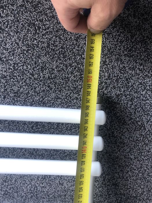 Nowy Grzejnik łazienkowy z kompletem zaworów