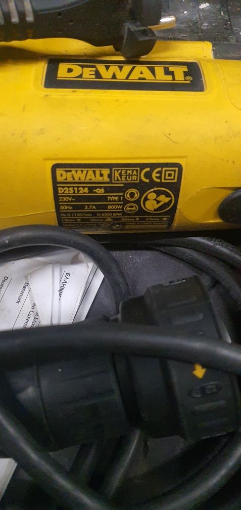 Młotowiertarka Dewalt 800w plus nasadka Walizka !