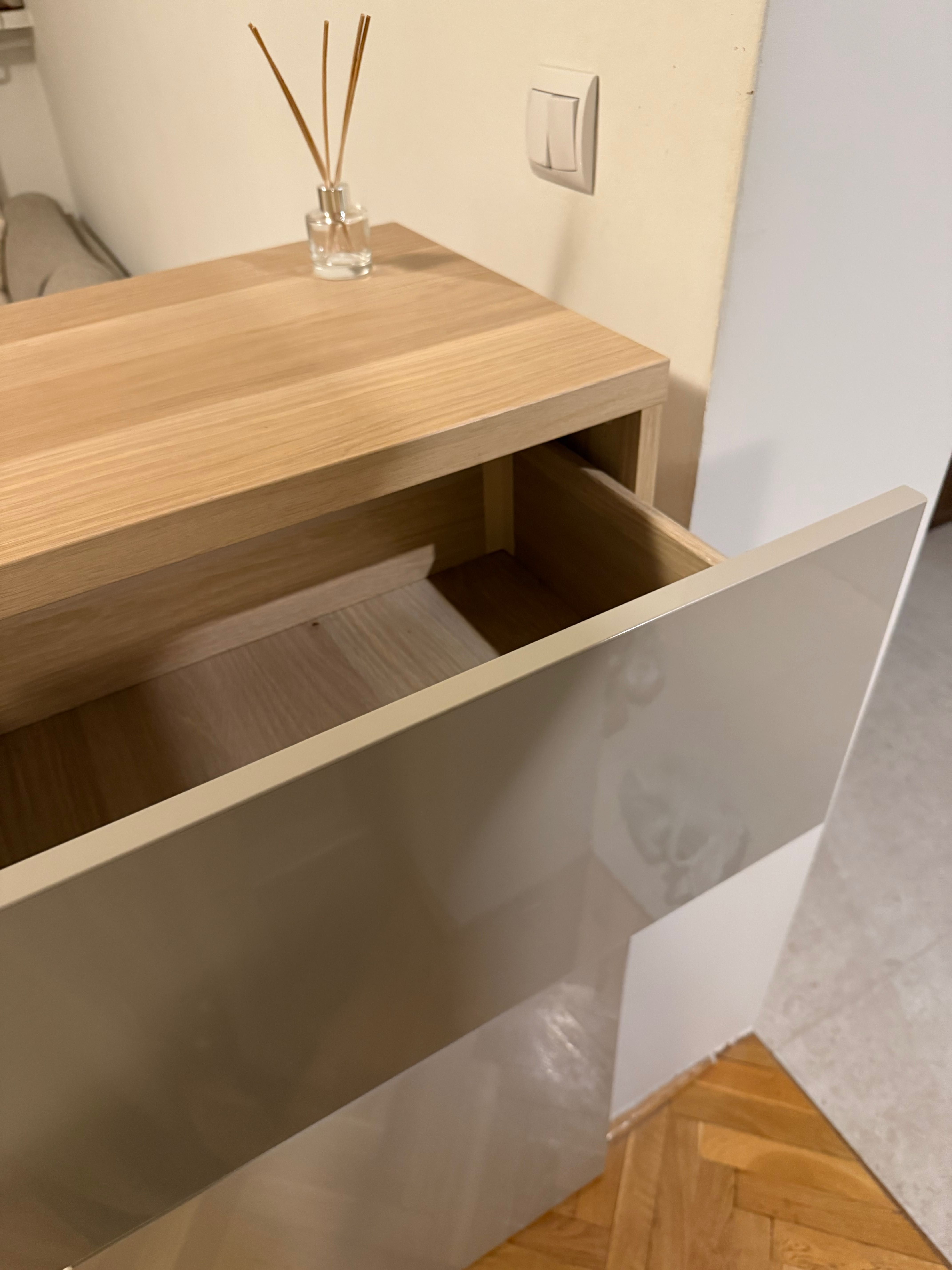 Szafka Besta 60x42x129