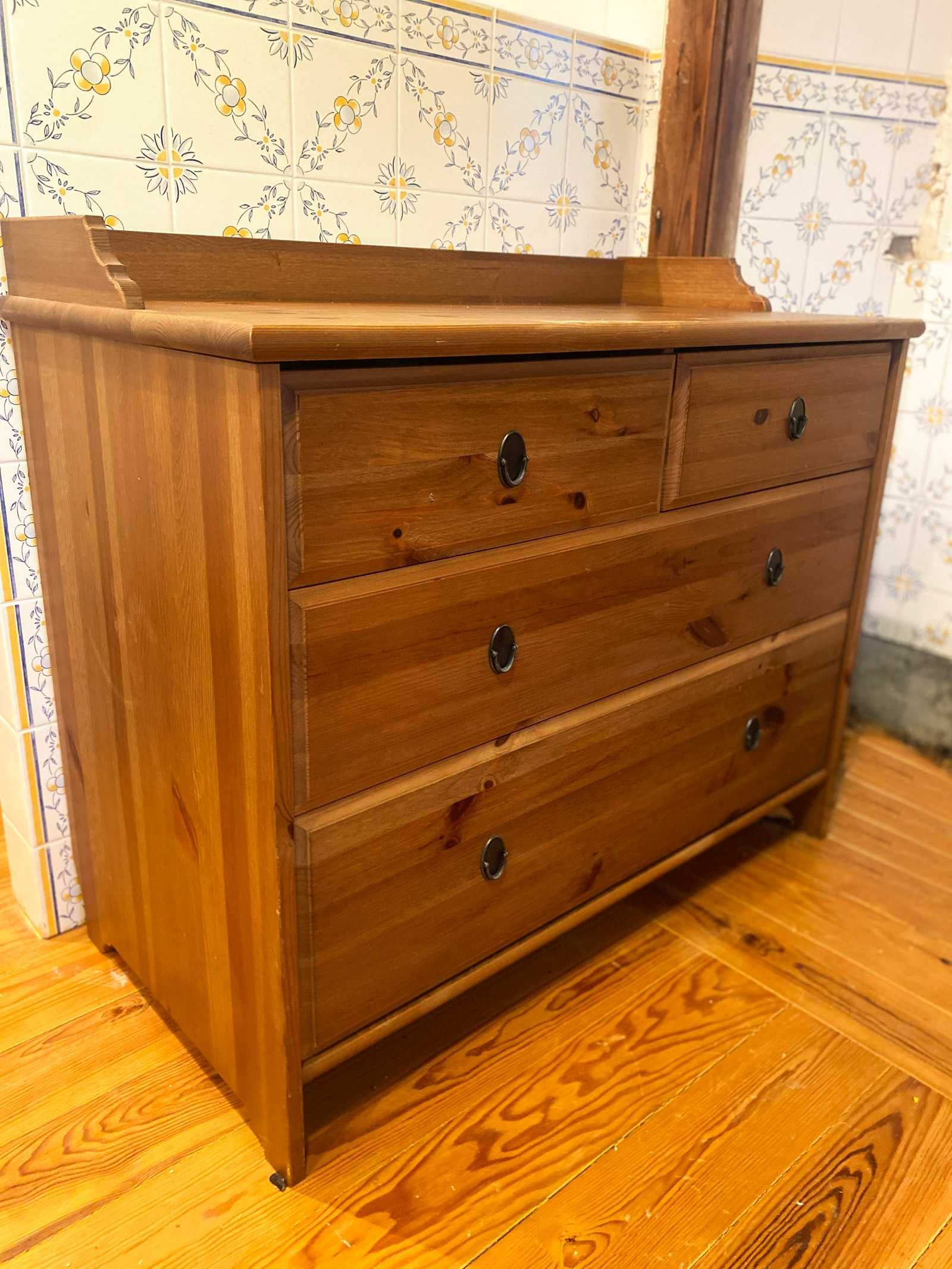 Cómoda IKEA Leksvik – 4 Gavetas