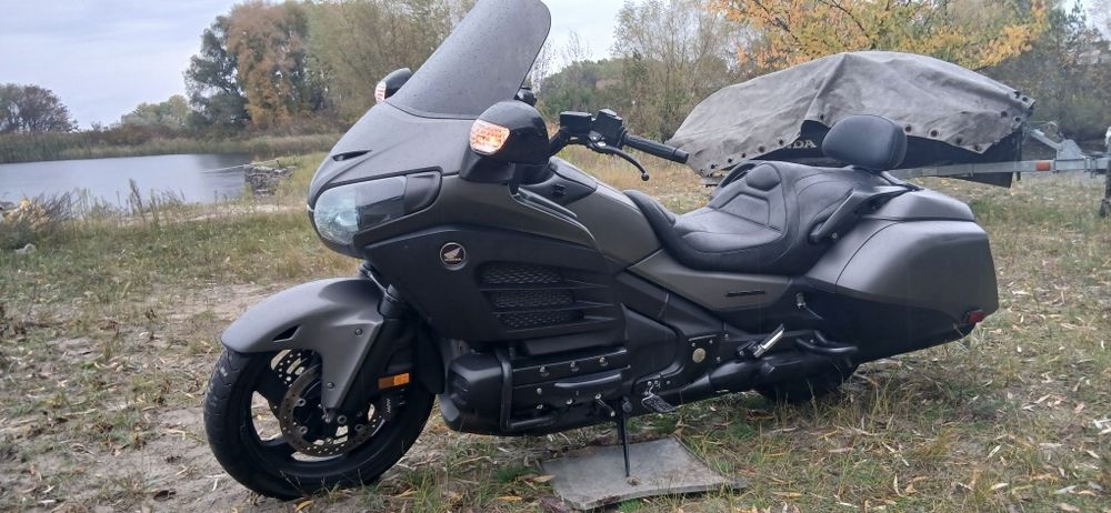Honda GL1800 F6B . Америка