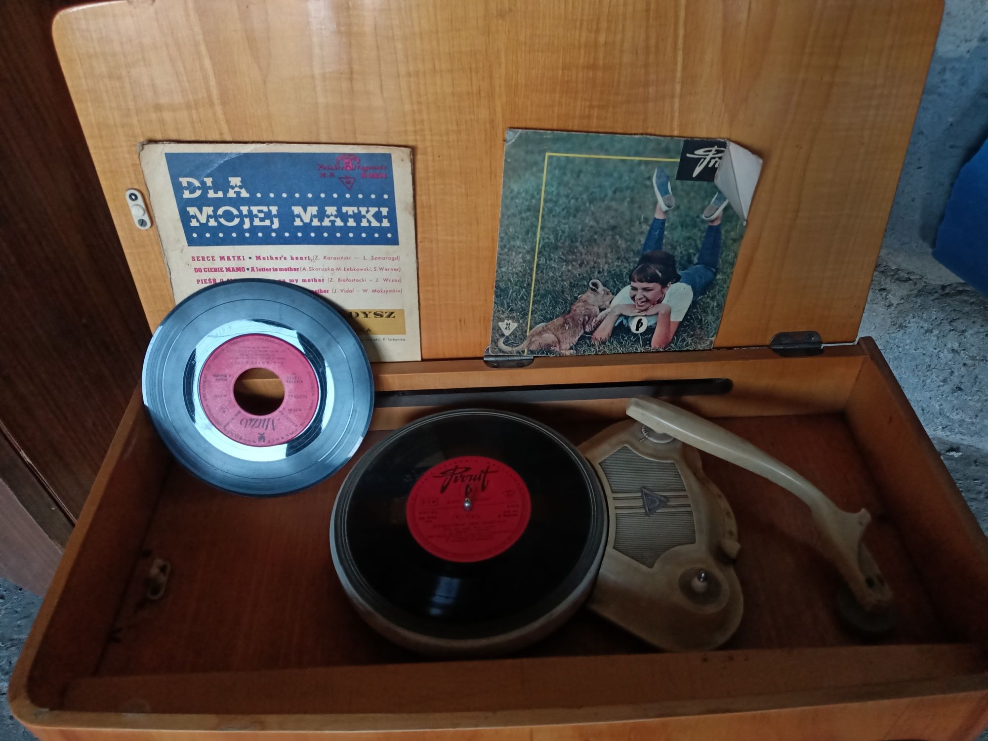 Stare Radio Diora MENUET 6204 wraz z gramofonem