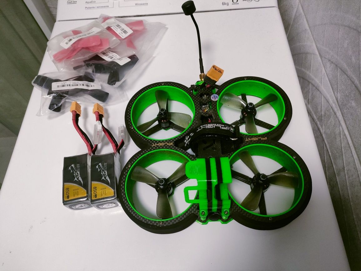 Dron cinewhoop green hornet erls