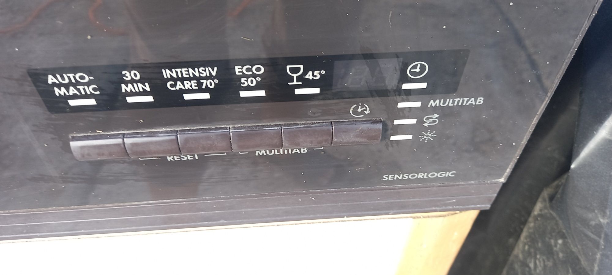 Посудомийка  AEG