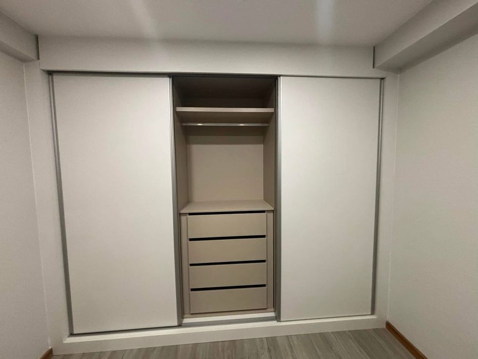 Roupeiros e Estofos por medida