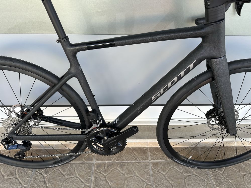 Bicicleta Scott Addict 40 - modelo 2025 di2