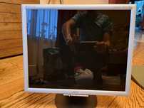 Monitor NEC multisync 90gx pro 3 sztuki
