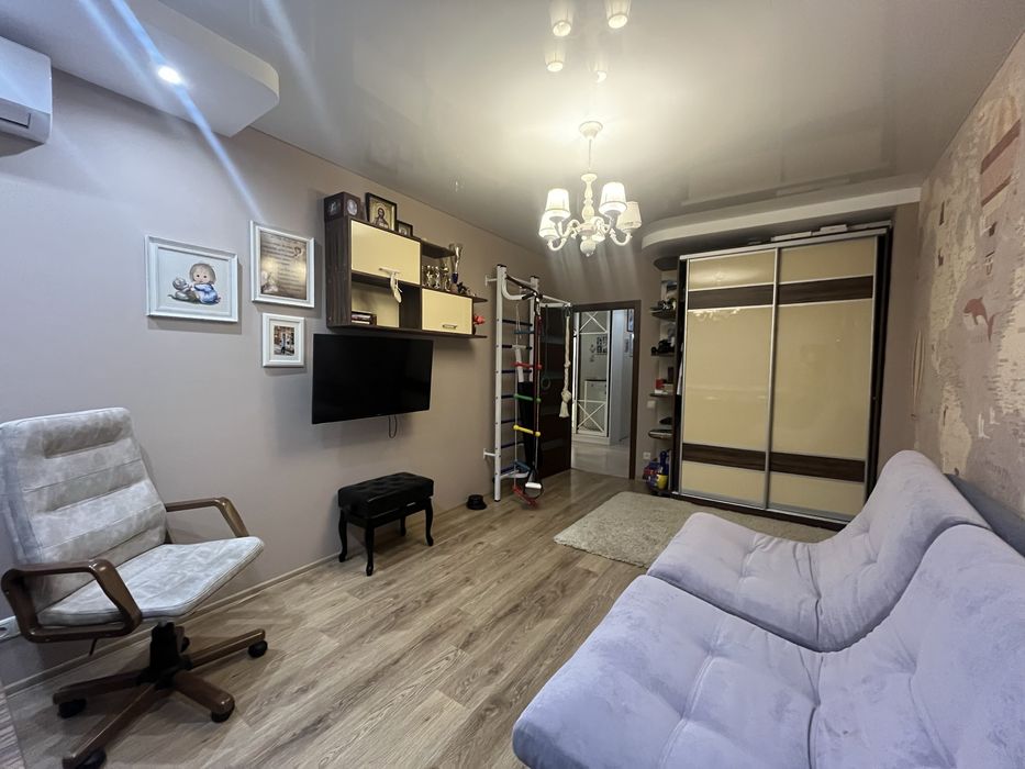 ЭКС!Госпрограммы!Красивая 3 к. 90м р-н Небесной сотни! Дорогой ремонт