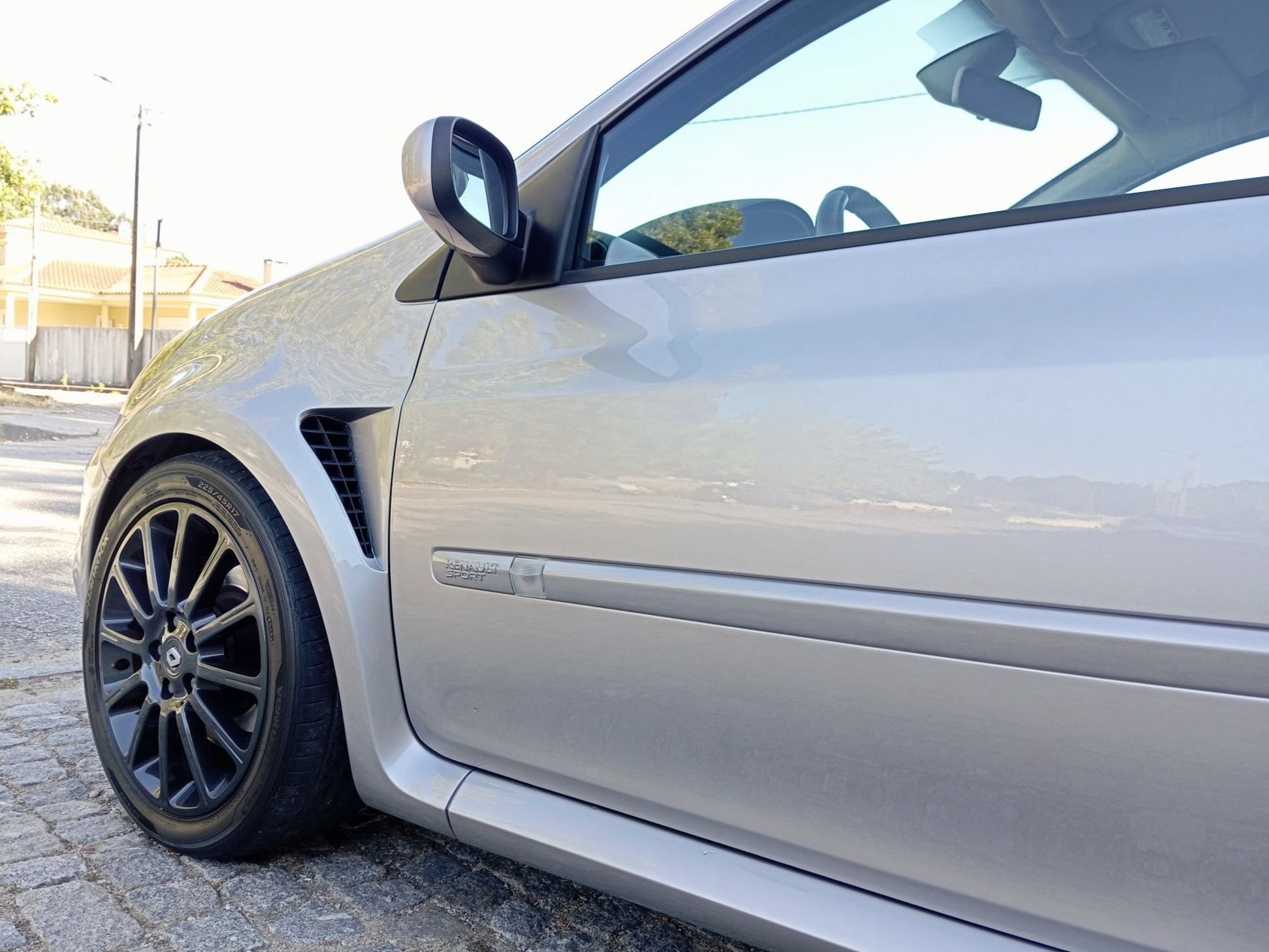 Renault Clio III RS by Renault Sport