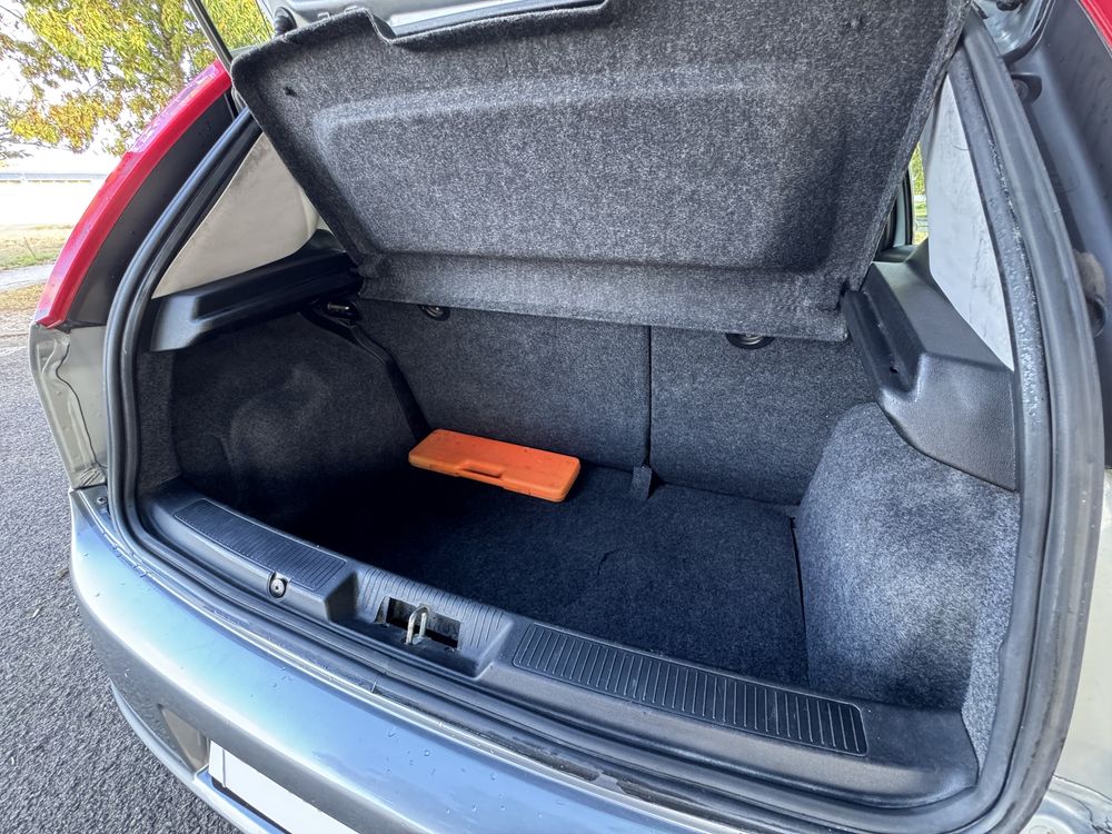 Fiat Grande Punto 1.2i - Garantia de 18 Meses