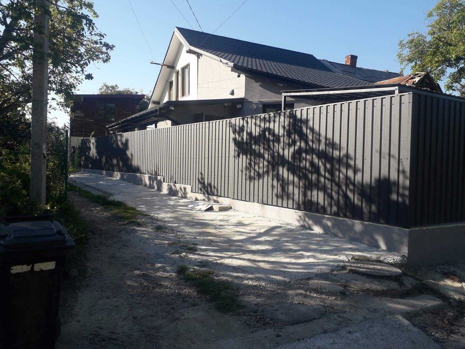 ДВІ КВАРТИРИ з власним подвір'ям (термін 3 -6 місяців]