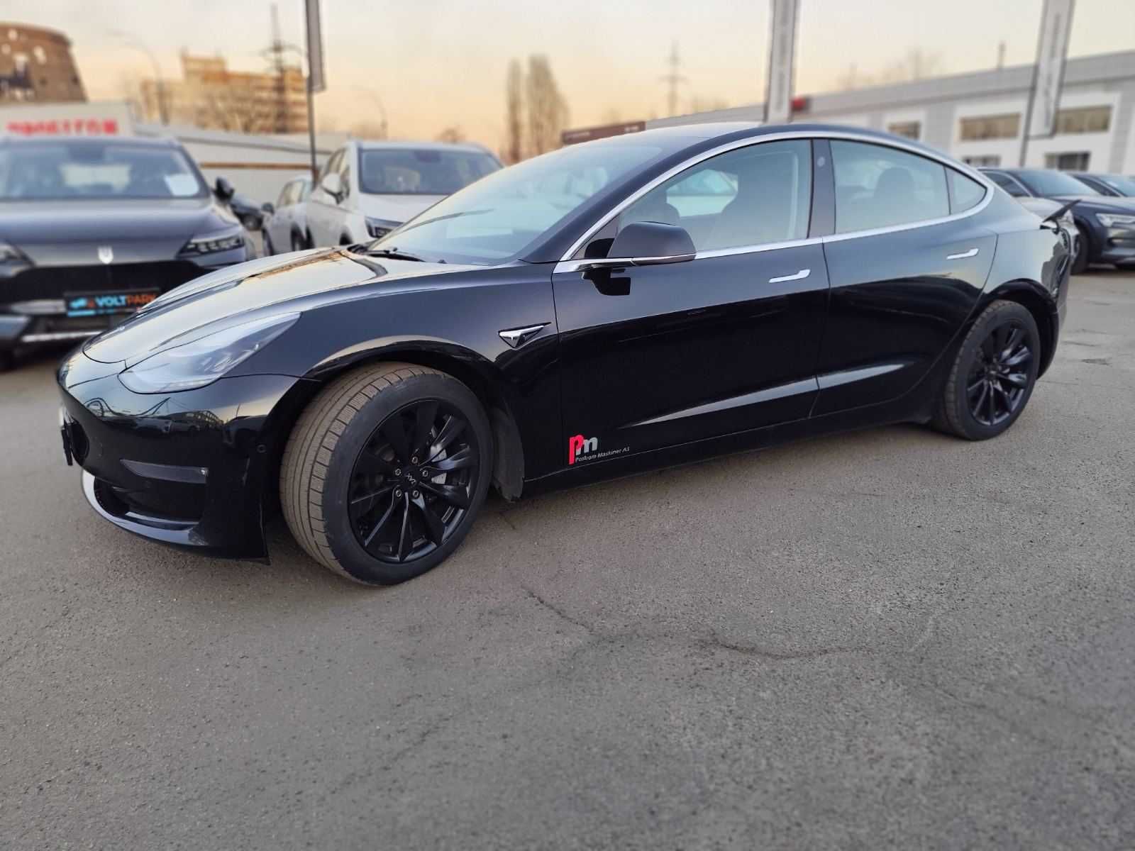 TESLA Model 3  Long Range AWD