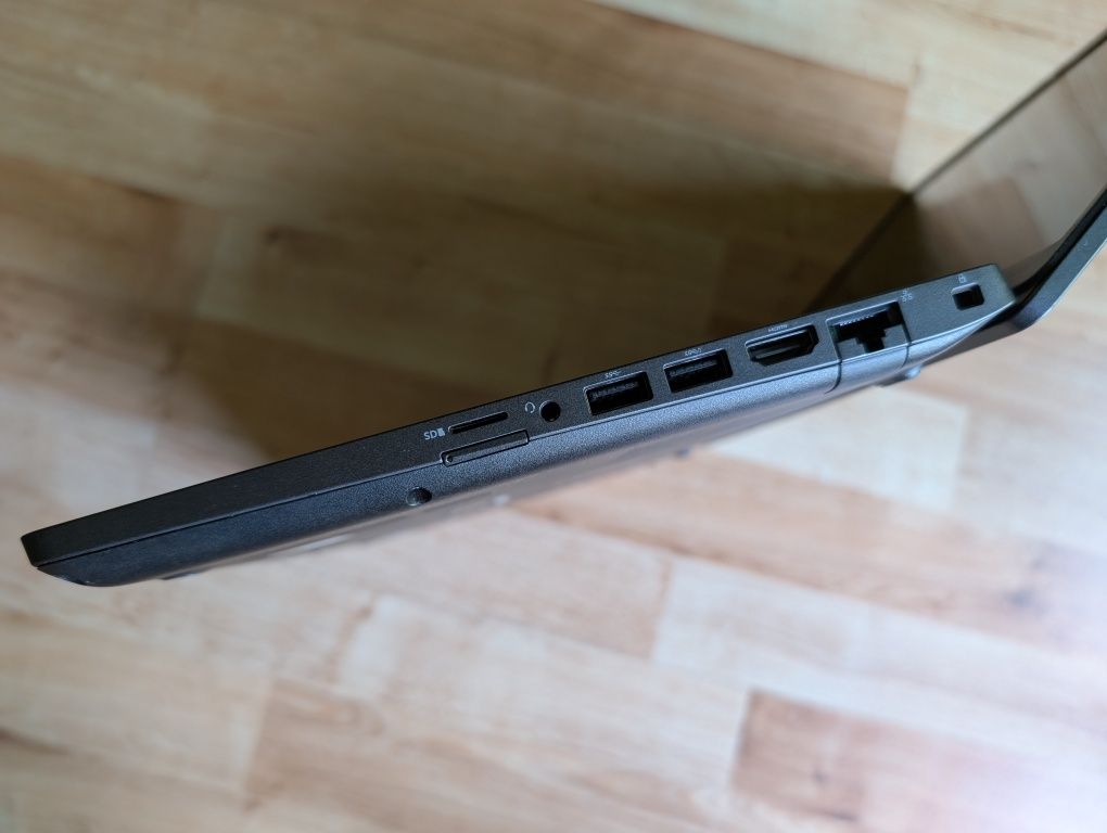 Dell Latitude 5401 i7-9850H