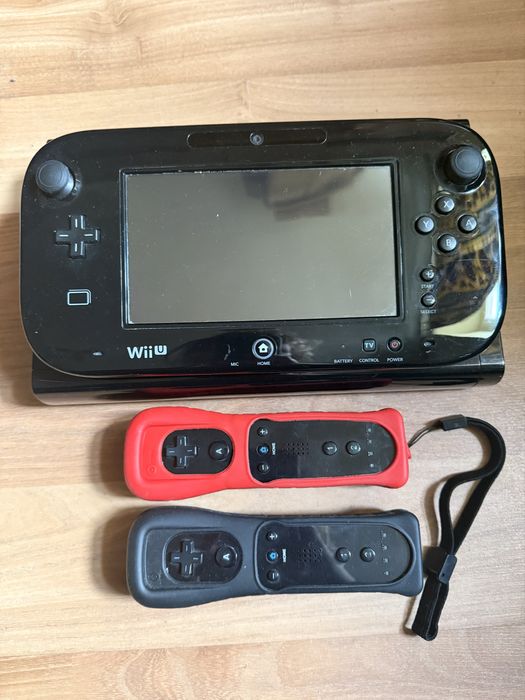 Konsola Wii U z dwoma padami