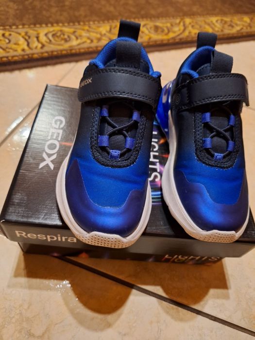 Nowe buty Geox niebieskie swiecące