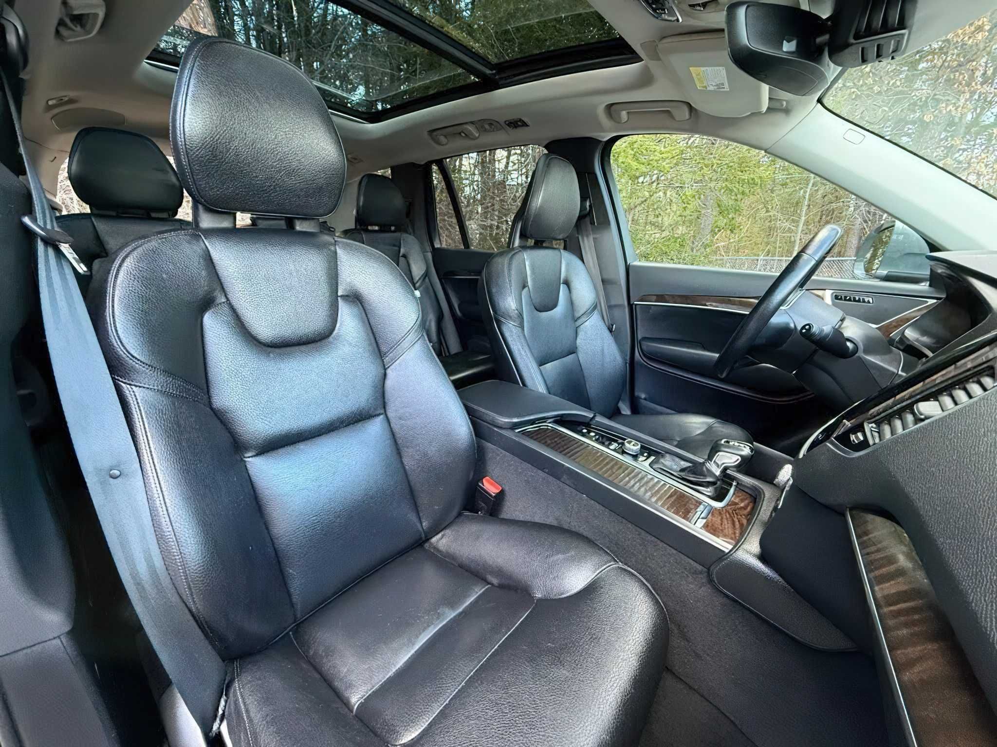 Volvo XC90    2017
