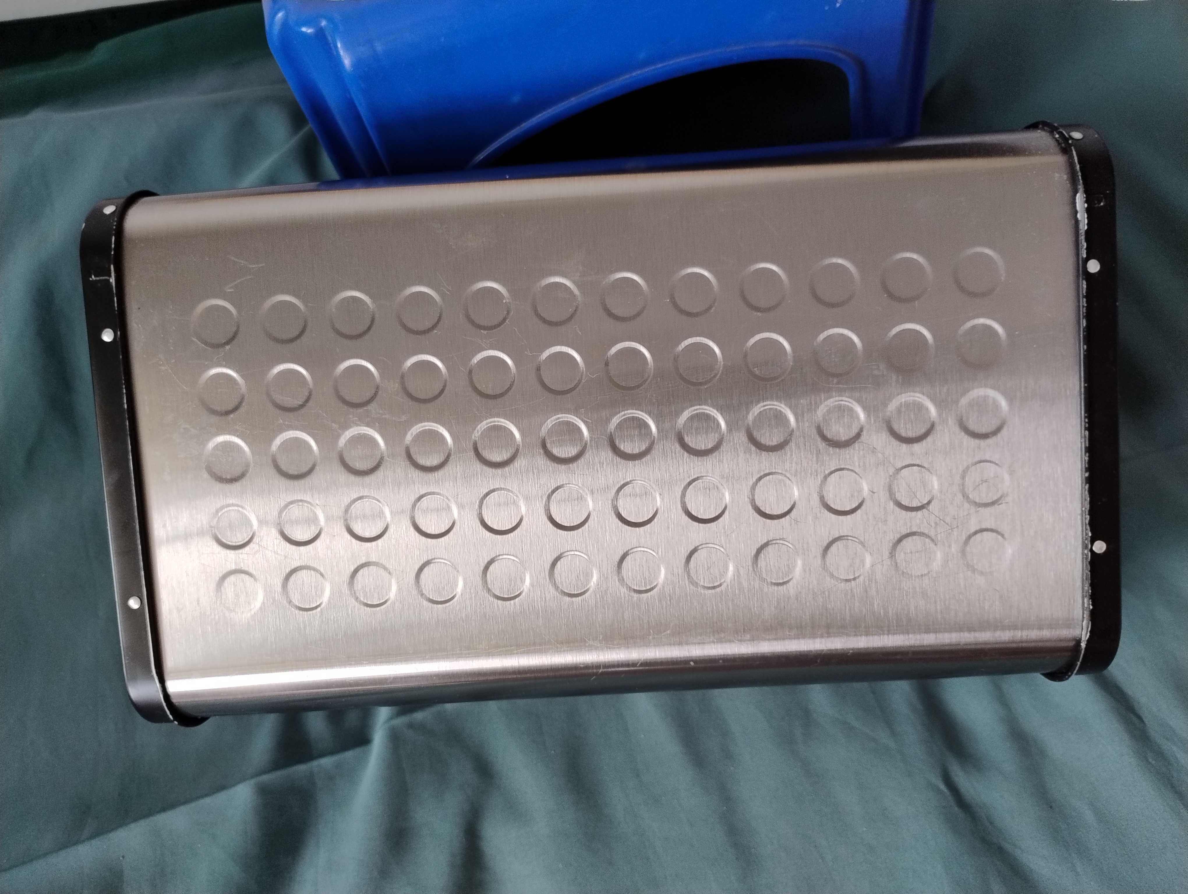 Chlebak chromowany srebrny duży Brabanitia 44,5x17x26cm stal nierdzewn