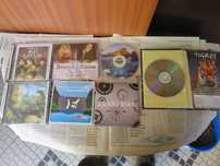 Vendo  DVDs  e  CDs que tenho