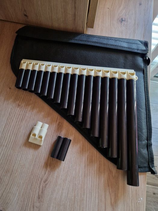 Flauta de Pan, com 18 tubos.  Nova