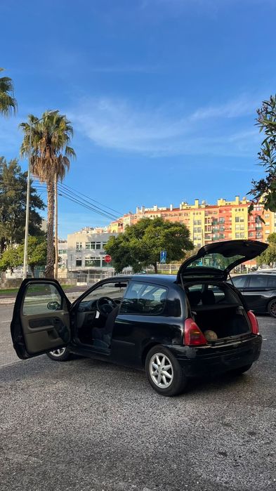 Carro renault clio