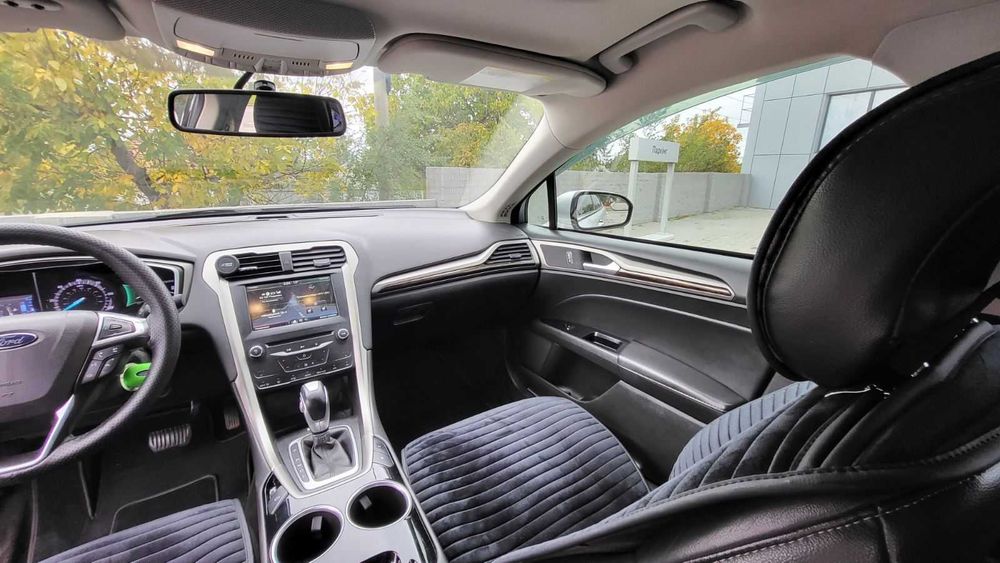 Ford Fusion Plug-in Hybrid(PHEV)  2013  2.0