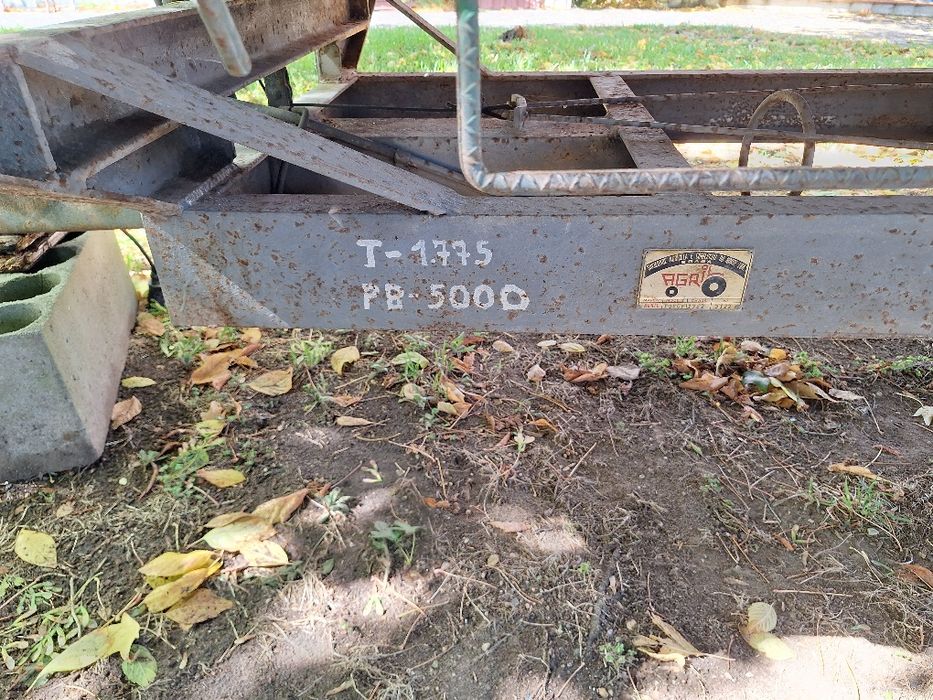 Atrelado agrícola Tribasculante 5000 kg
