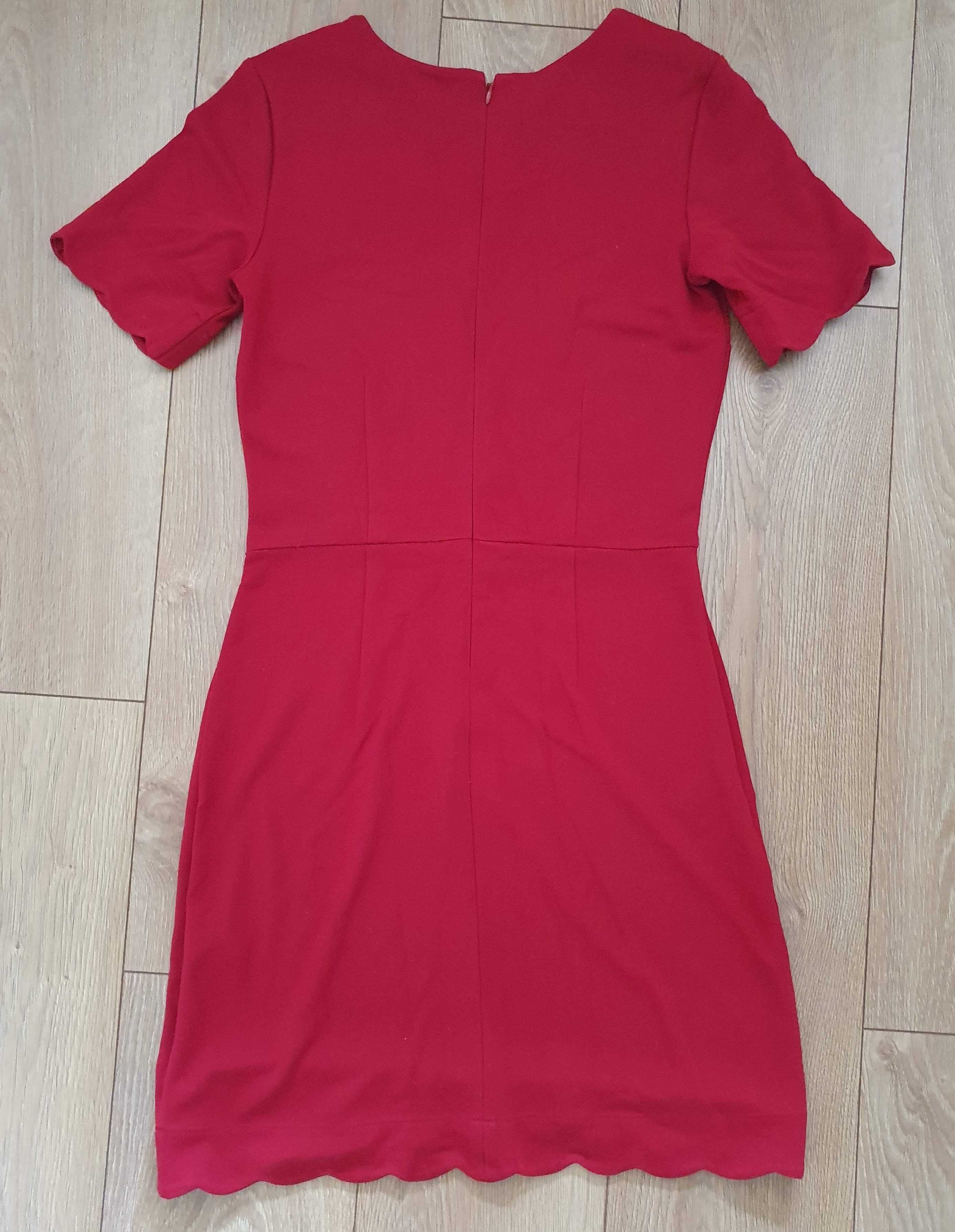 Warehouse - taliowana czerwona sukienka