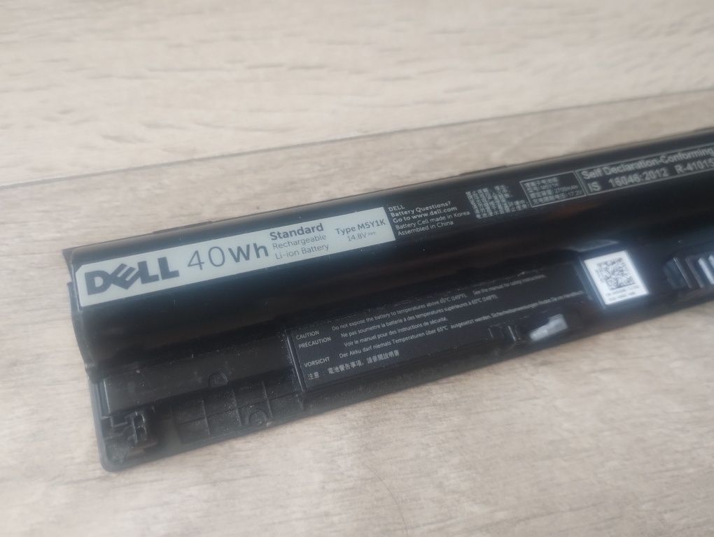 Акумулятор Dell M5Y1K — оригінал, робочий, але слабко тримає заряд