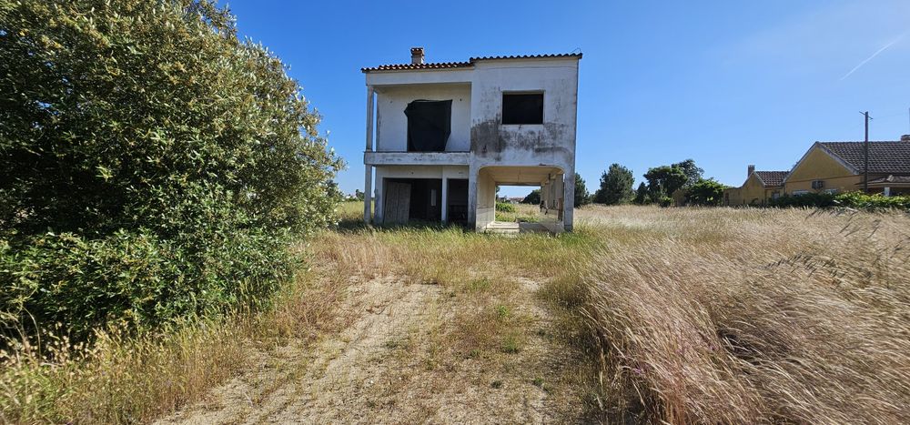 Moradia e terreno urbano 3105m2 OPORTUNIDADE!