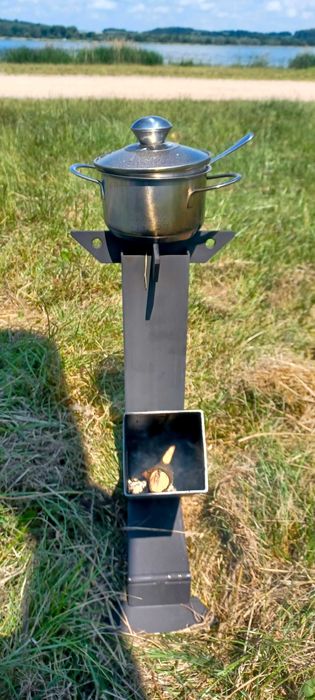 Piecyk rakietowy, kuchenka, camping.