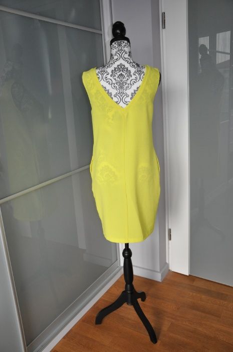 Sukienka jaskrawo-żółta