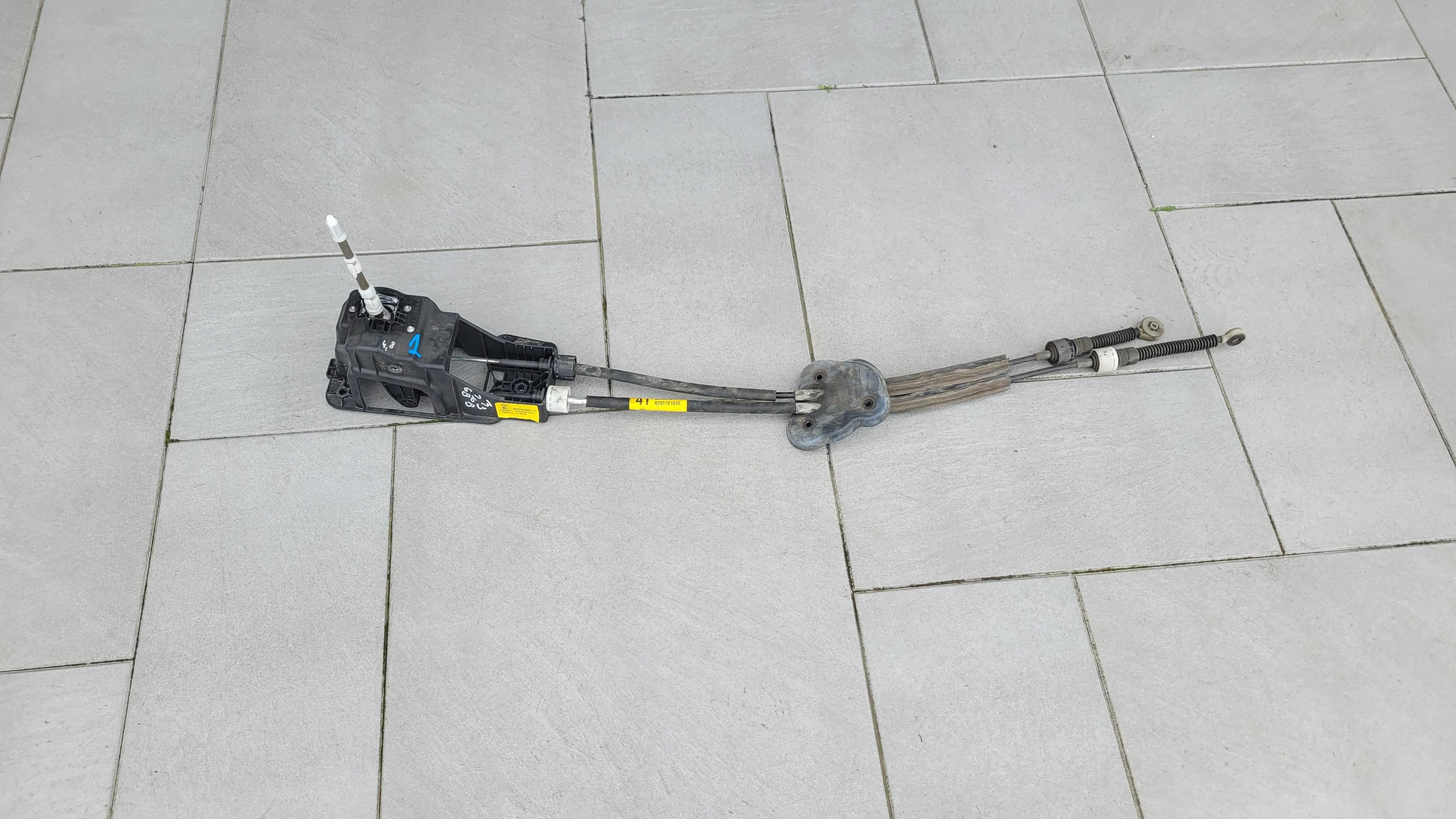 Renault megane III 3 linki wybierak lewarek zmiany biegów 1.6 1.5  nr1