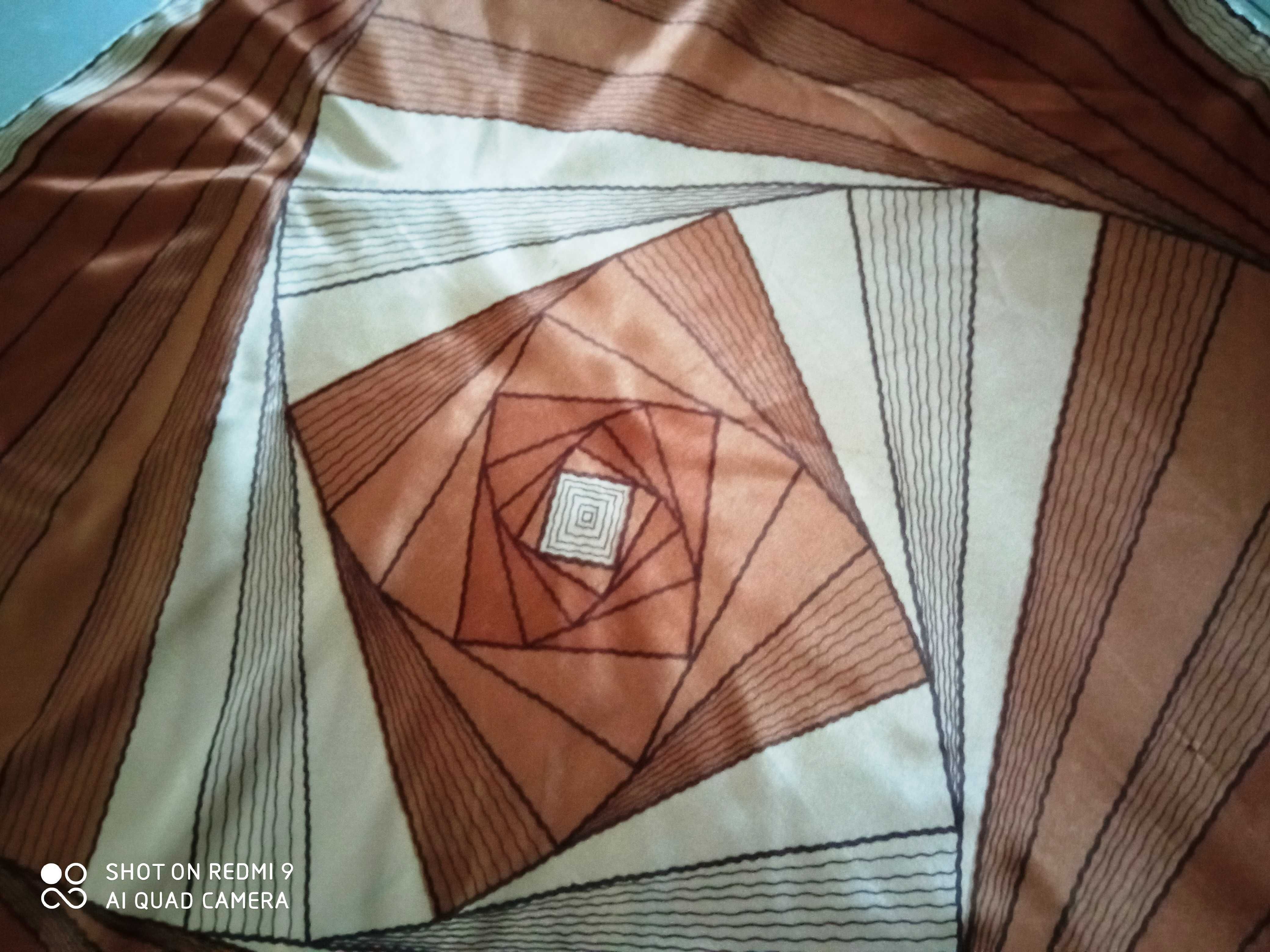 Chusta 64 cm w brązach miedziana jedwab geometryczny wzór