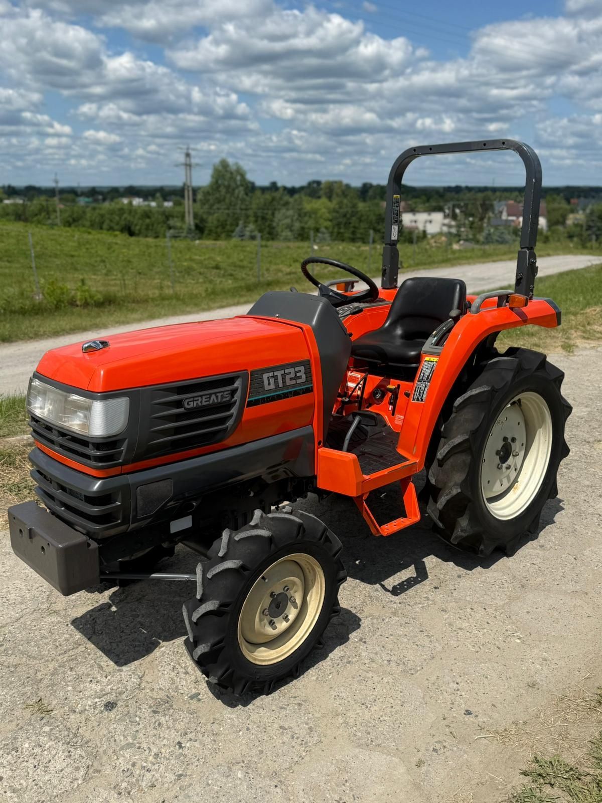 Traktor traktorek 4x4 Kubota GT23 śliczny wspomaganie 23 km