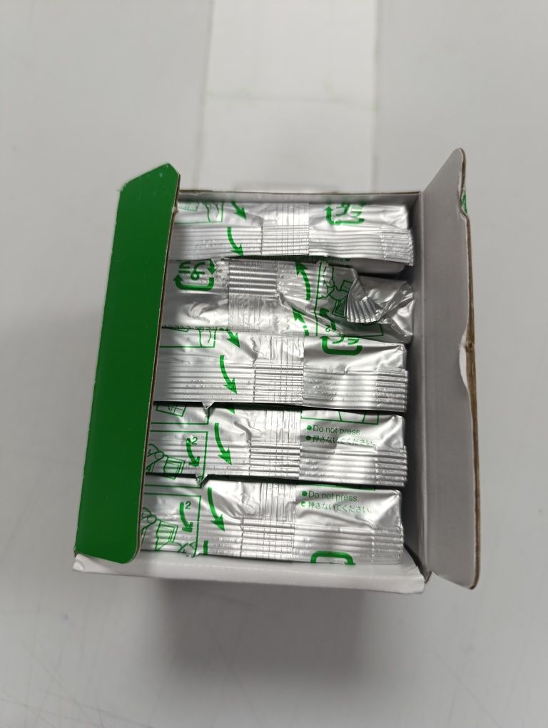 Продам картриджі для Instax square